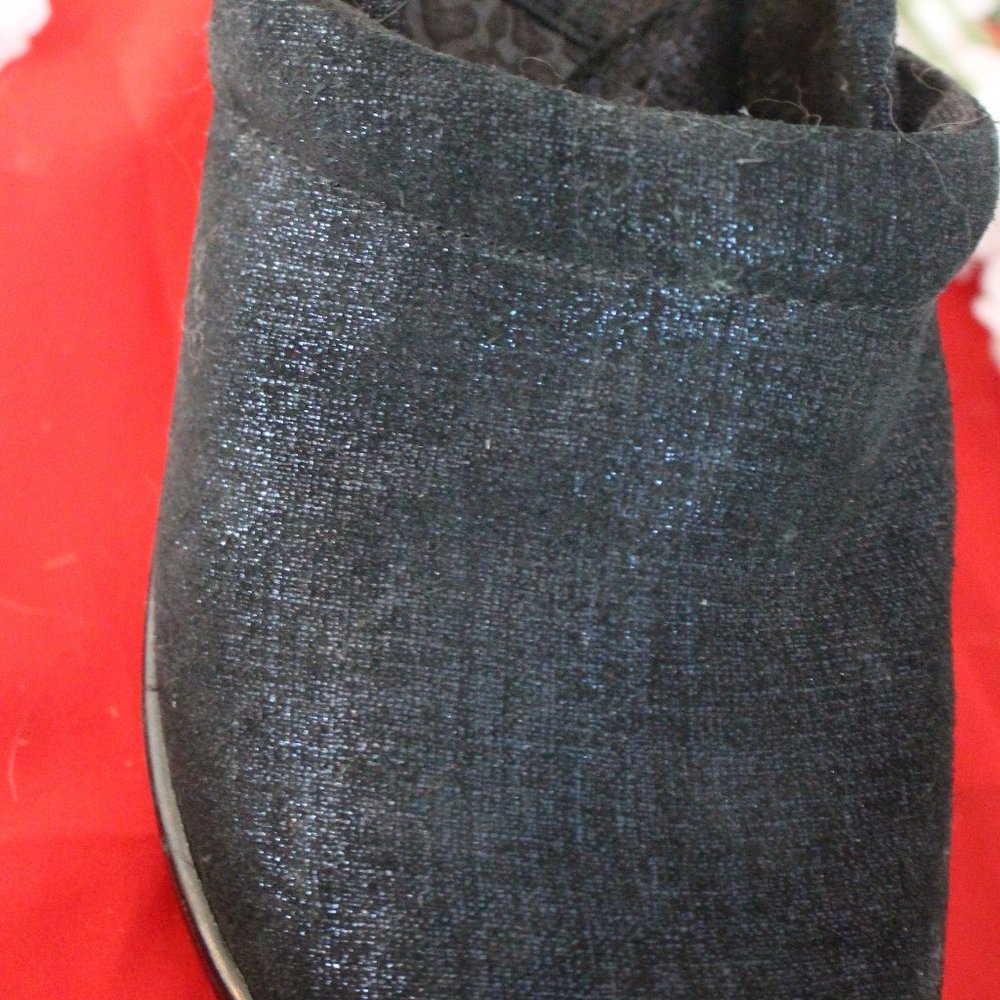 BOC Born Concept Black/Blue Metallic Clogs 8M - Picture 3 of 3